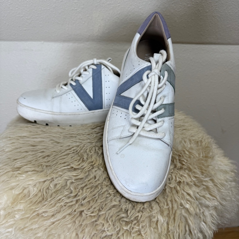 VIONIC Women’s White Sneakers with Blue, Lavender and Gray Accents. Size 10